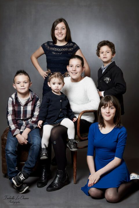 Portrait des enfants en studio Portrait des enfants d'une famille en studio