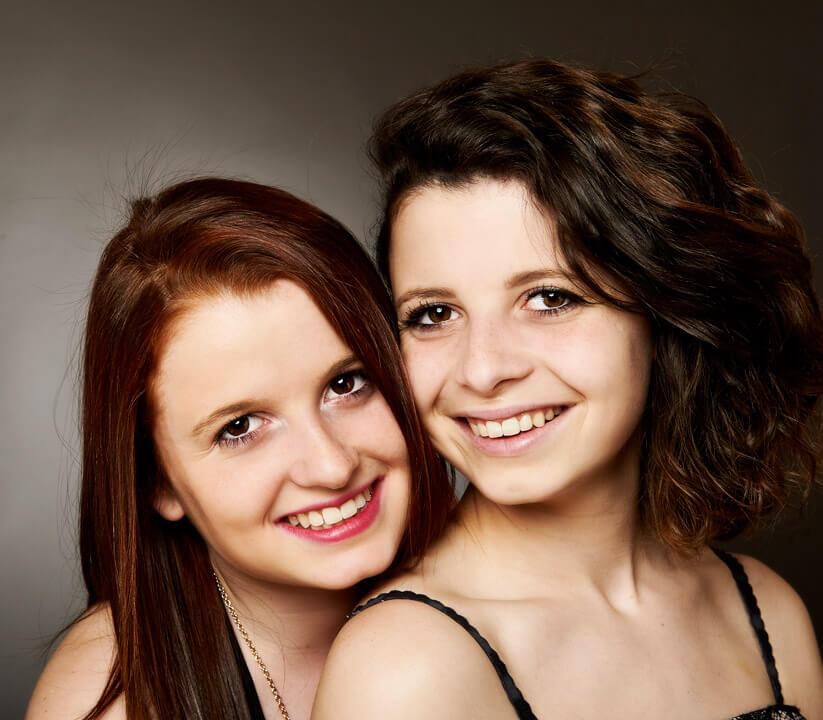 Photographiées en studio Portrait studio frangines ou cousines